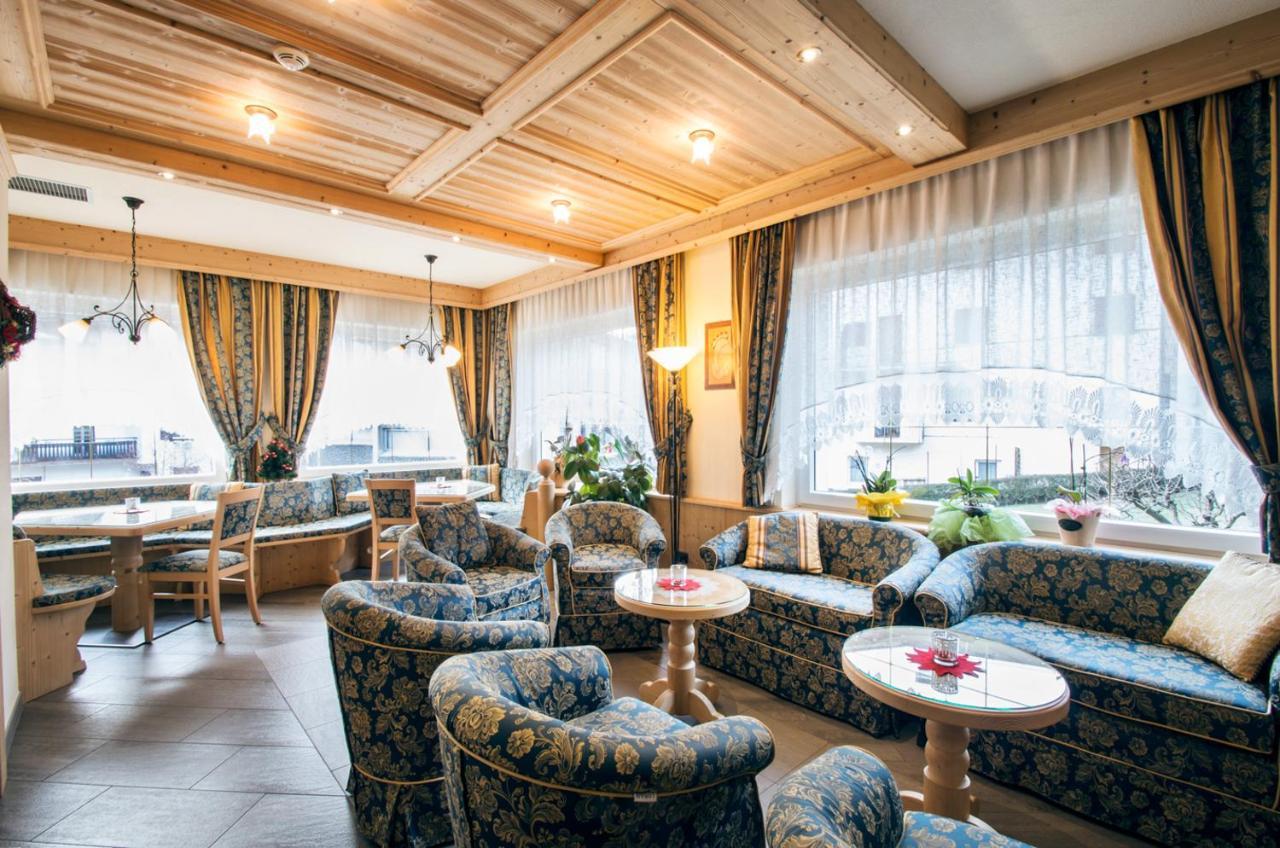 Hotel L'Ideale Moena Bagian luar foto