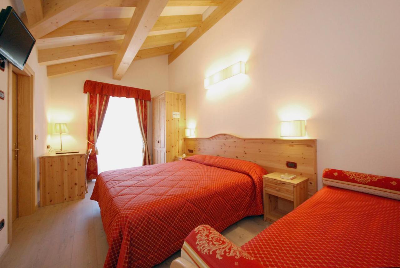 Hotel L'Ideale Moena Bagian luar foto